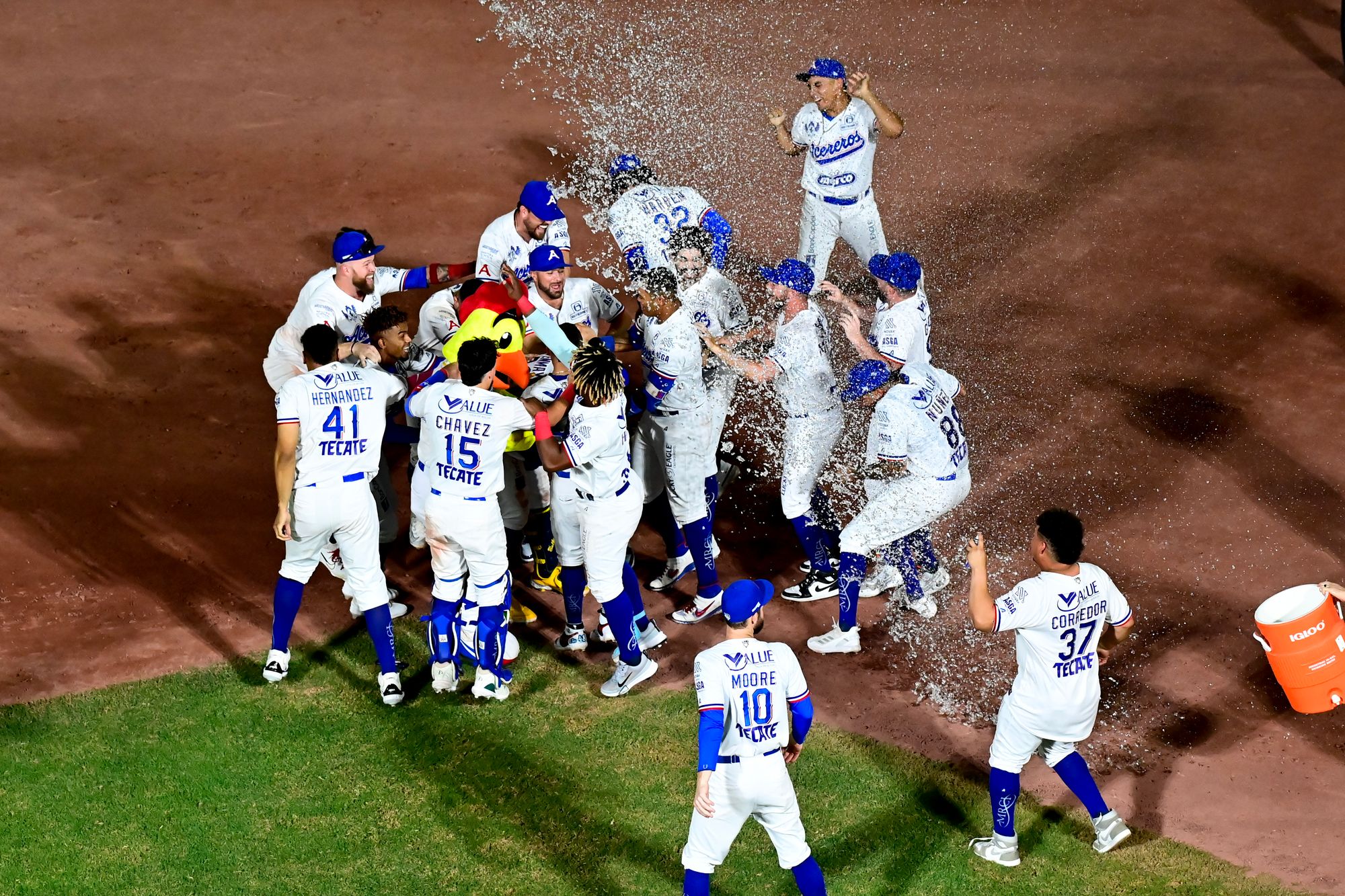 ACEREROS QUIERE SER LOCAL: SEXTO WALK OFF Y LIMPIÓ A CHARROS