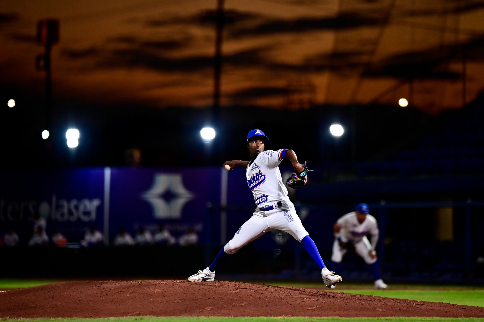 DORADOS EMPATA SERIE CON JUEGO EMOCIONANTE