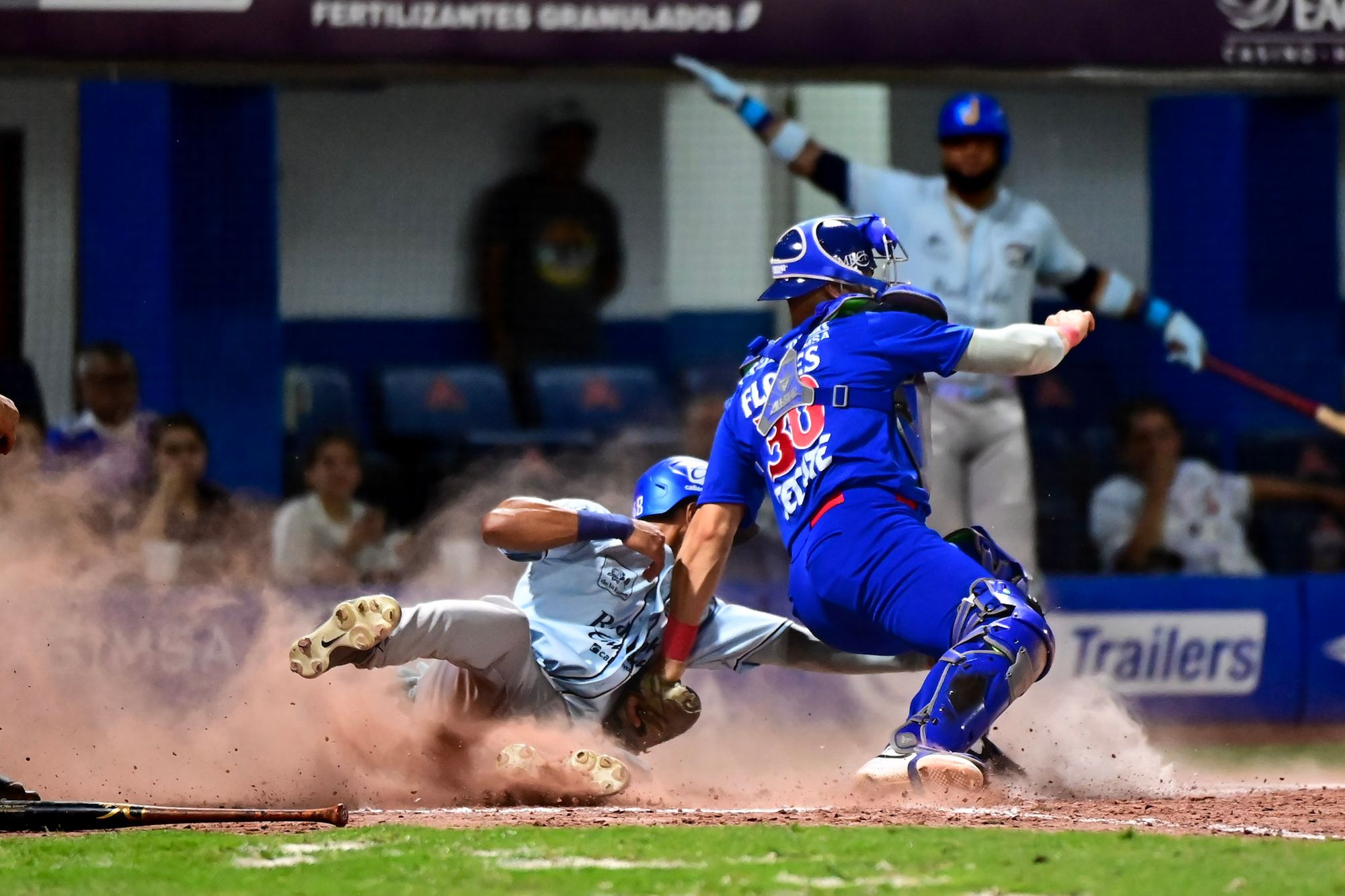 CHARROS APROVECHÓ RACIMO DE SIETE EN LA CUARTA