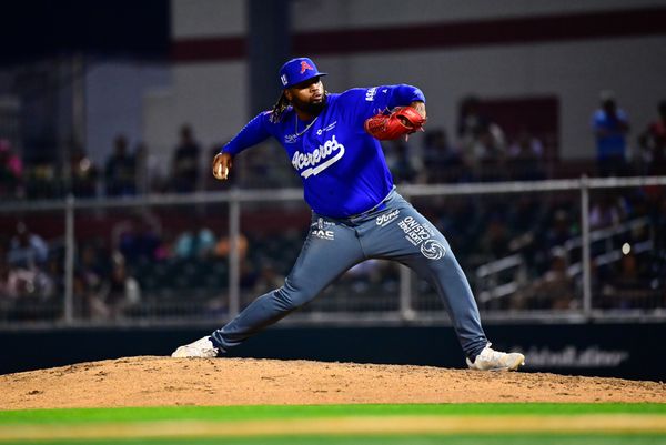 TECOS EMPAREJA LA SERIE