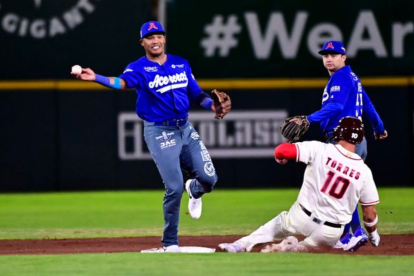 ALGODONEROS EMPAREJA LA SERIE.