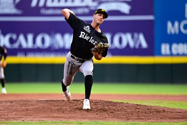 RIELEROS EMPAREJA LA SERIE