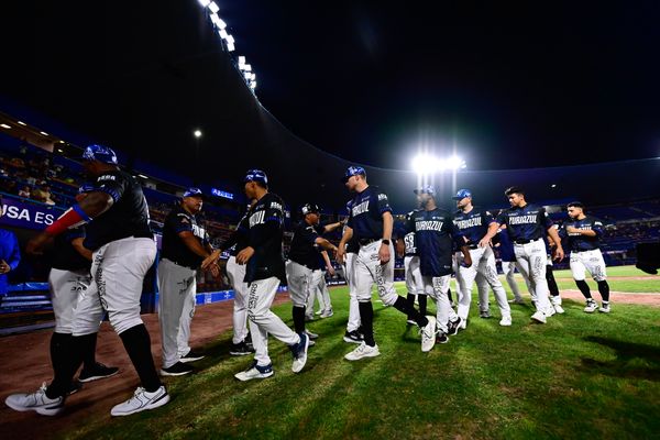 ACEREROS COMPLETA BARRIDA ANTE TOROS