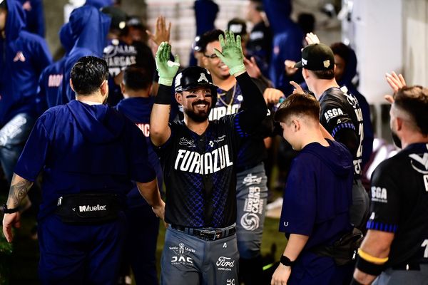 VUELVE ACEREROS A LA VICTORIA