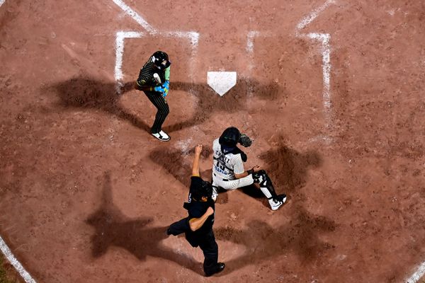 DORADOS EMPAREJA LA SERIE EN MONCLOVA