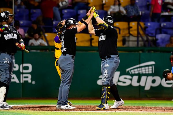 DORADOS ADELANTA LA SERIE