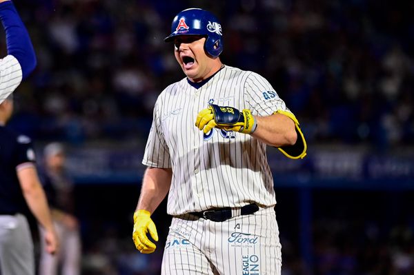 ACEREROS OBLIGA JUEGO 7 EN CASA